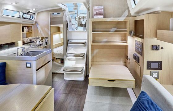 Beneteau Oceanis 34.1 Sunsail 23