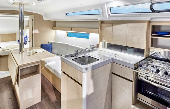 Beneteau Oceanis 34.1 Sunsail 23
