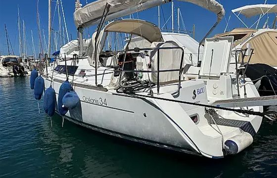 Beneteau Oceanis 34 Blu
