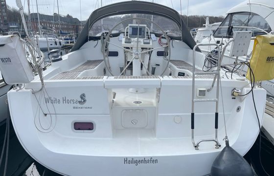 Beneteau Oceanis 37 White Horse