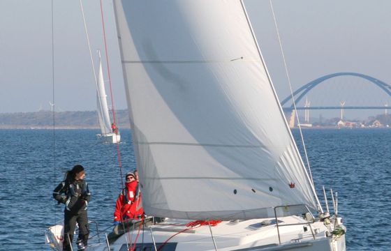 Beneteau Oceanis 37 White Horse