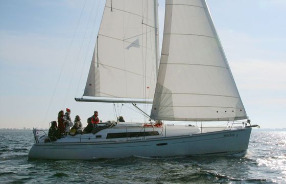 Beneteau Oceanis 37 White Horse