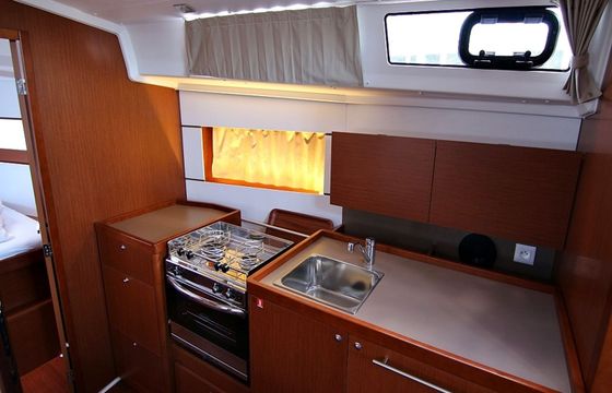Beneteau Oceanis 38 Elsa
