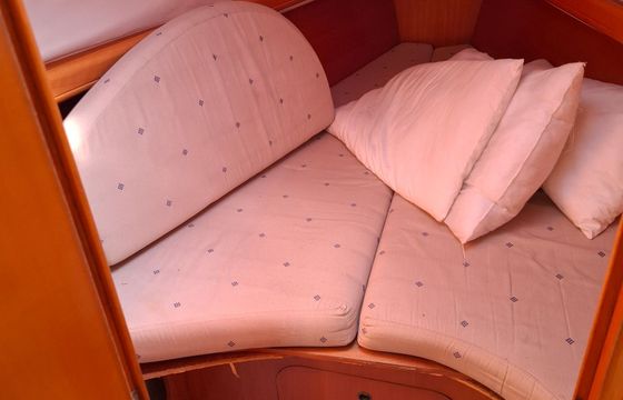 Beneteau First 31.7 Dindarella