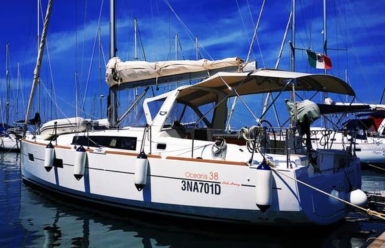 Beneteau Oceanis 38 Folie