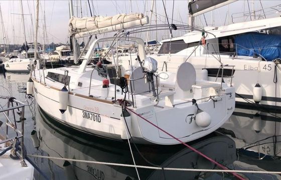 Beneteau Oceanis 38 Folie