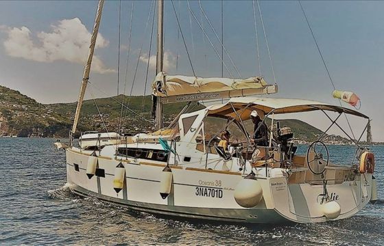 Beneteau Oceanis 38 Folie