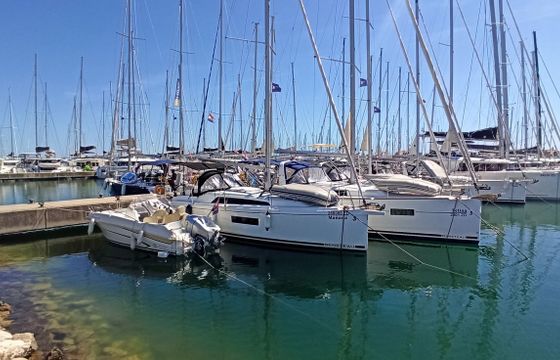 Beneteau Oceanis 30.1 Manana