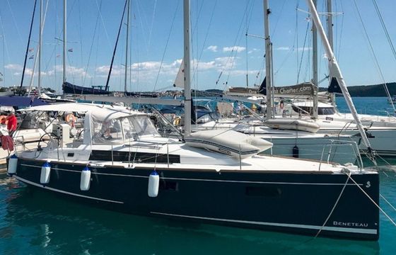 Beneteau Oceanis 38.1 Baby Dory