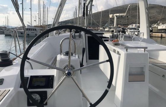 Beneteau Oceanis 38.1 Baby Dory