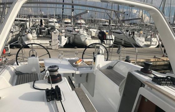 Beneteau Oceanis 38.1 Baby Dory
