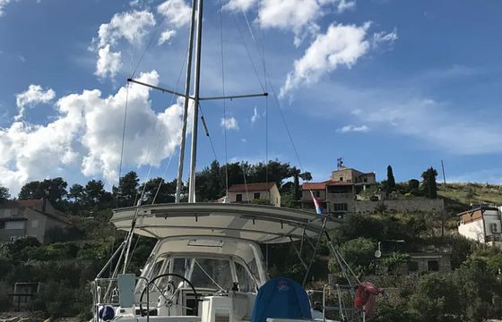 Beneteau Oceanis 38.1 Baby Dory