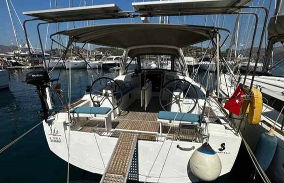 Beneteau Oceanis 38.1 Ida