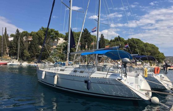 Beneteau Oceanis 351 Adam