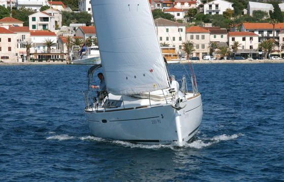 Beneteau Oceanis 34 LL Skyhawk