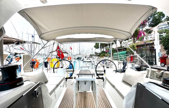 Beneteau Oceanis 38.1 Sail Pride
