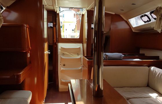 Beneteau Oceanis 37 Boreas Dos