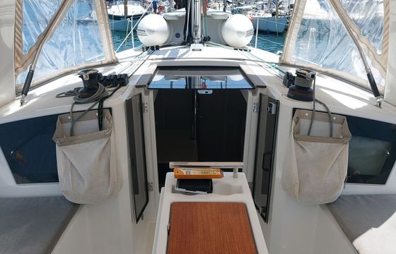 Beneteau Oceanis 38.1 Blue Harmony