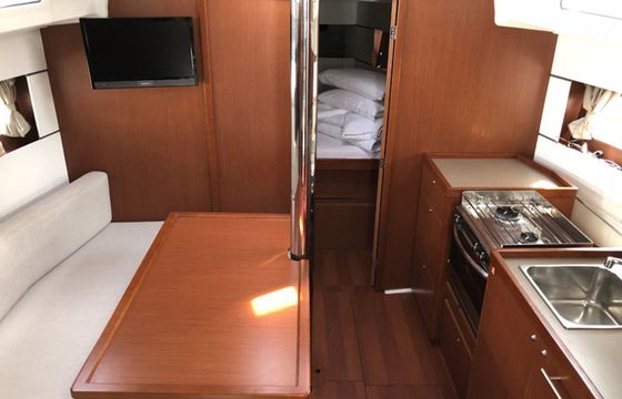 Beneteau Oceanis 38.1 Simple Minds