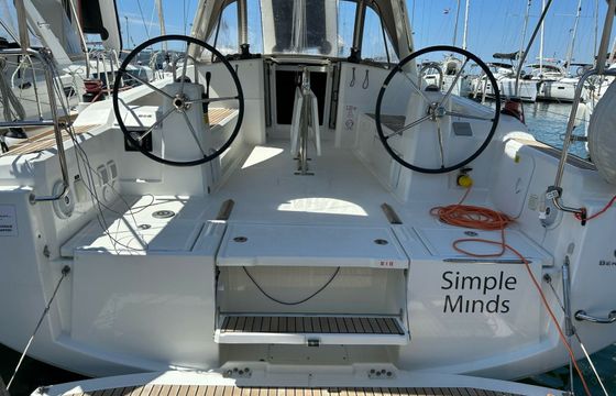 Beneteau Oceanis 38.1 Simple Minds