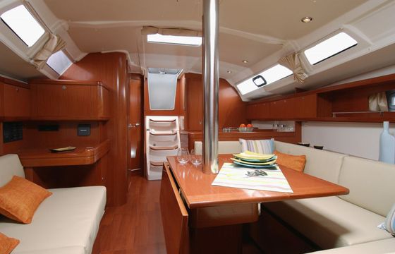 Beneteau Oceanis 37 Apres Le Vent