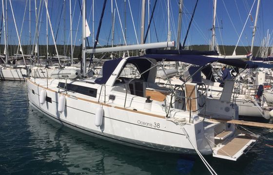 Beneteau Oceanis 38 Fede