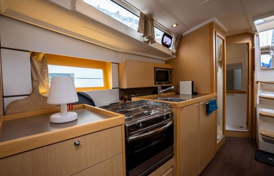Beneteau Oceanis 38.1 Wally