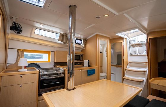 Beneteau Oceanis 38.1 Wally