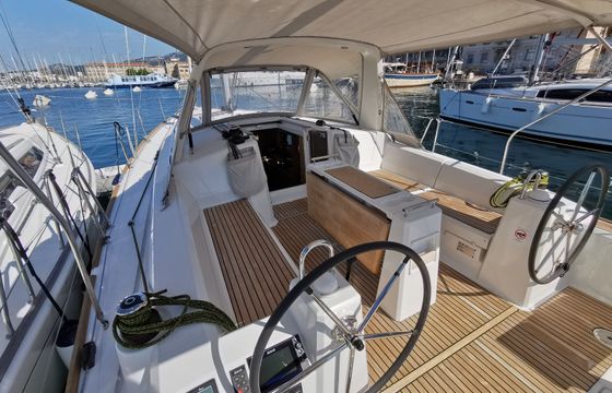Beneteau Oceanis 38.1 Wally