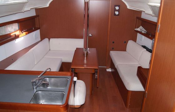 Beneteau Oceanis 37 Julie