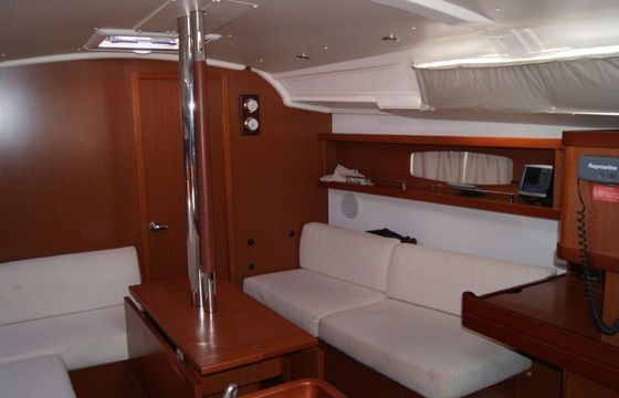 Beneteau Oceanis 37 Julie