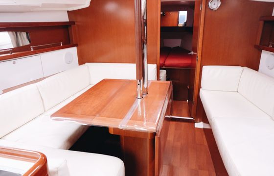 Beneteau Oceanis 37 Mischief of Hamble