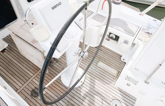 Beneteau Oceanis 37 Mischief of Hamble