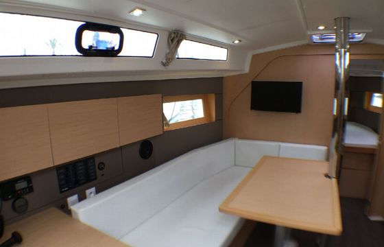 Beneteau Oceanis 38 Moana Reva