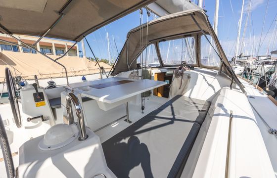 Beneteau Oceanis 38 Elisa