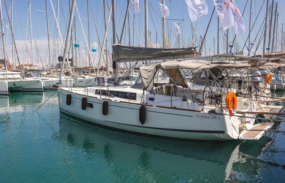 Beneteau Oceanis 38 Elisa