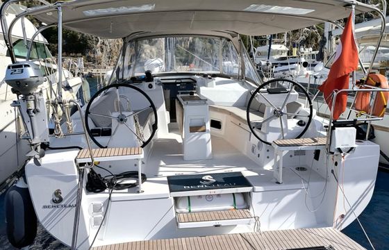 Beneteau Oceanis 37.1 Uraz