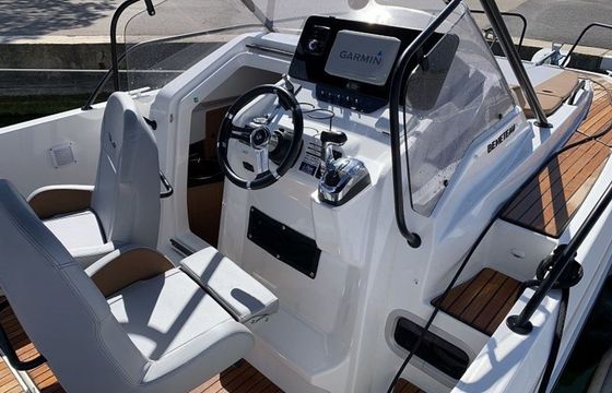 Beneteau Flyer 8 Sundeck Xalar