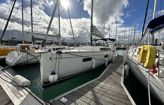 Beneteau Oceanis 38 Delfino