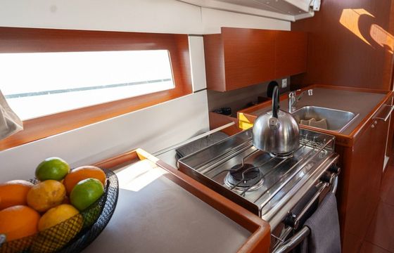 Beneteau Oceanis 38 Hydra