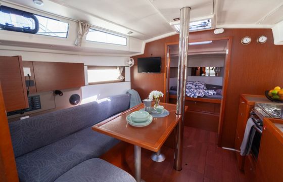 Beneteau Oceanis 38 Hydra
