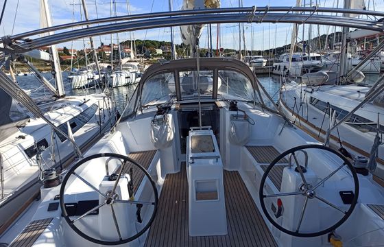 Beneteau Oceanis 38.1 Flip