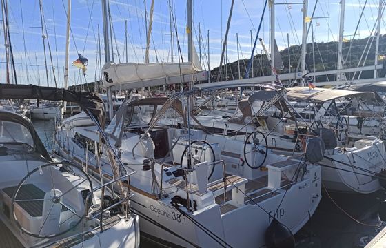 Beneteau Oceanis 38.1 Flip