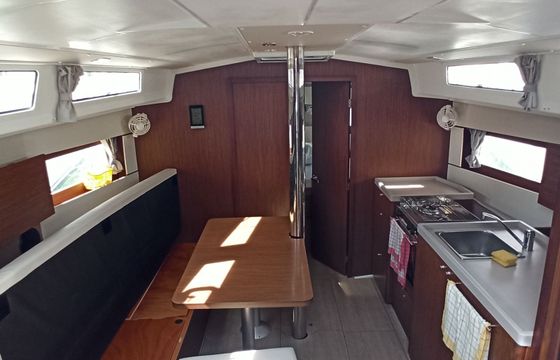 Beneteau Oceanis 38.1 Flip