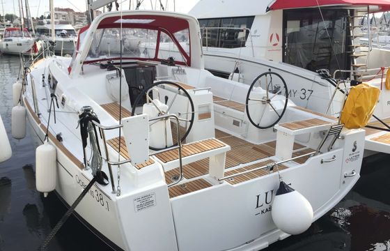 Beneteau Oceanis 38 Luce