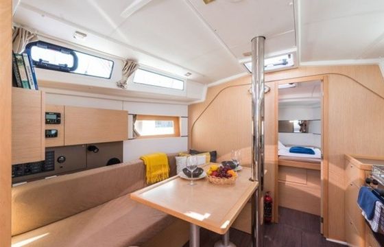 Beneteau Oceanis 38 Luce