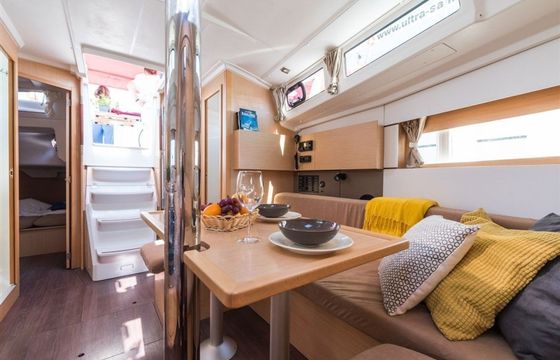 Beneteau Oceanis 38 Luce