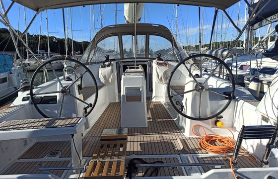Beneteau Oceanis 38.1 Maja