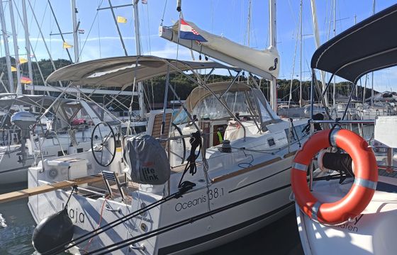 Beneteau Oceanis 38.1 Maja