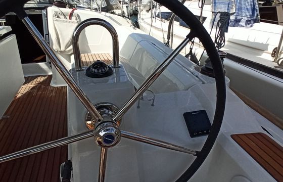 Beneteau Oceanis 38.1 Maja